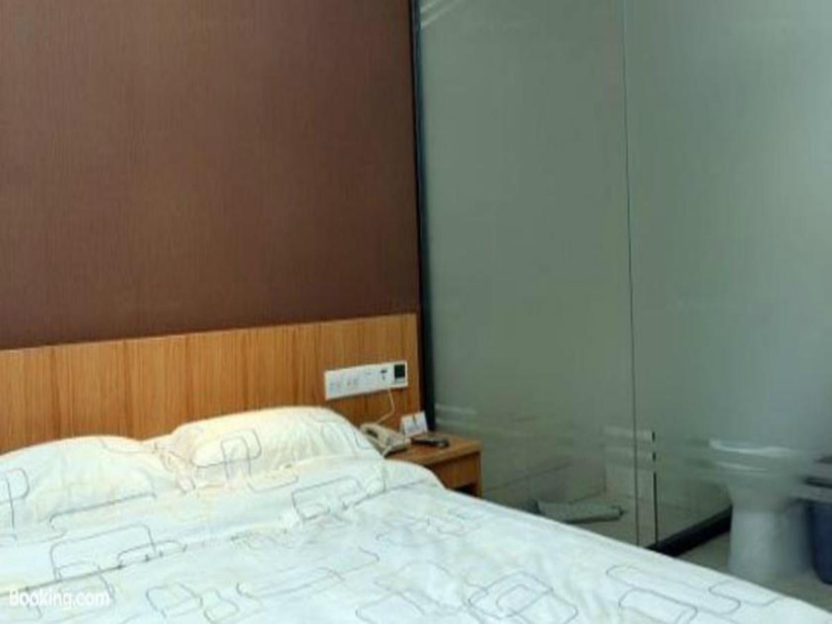 Super 8 Hotel Chaoyang Park South Dongfeng Road Пекин Экстерьер фото